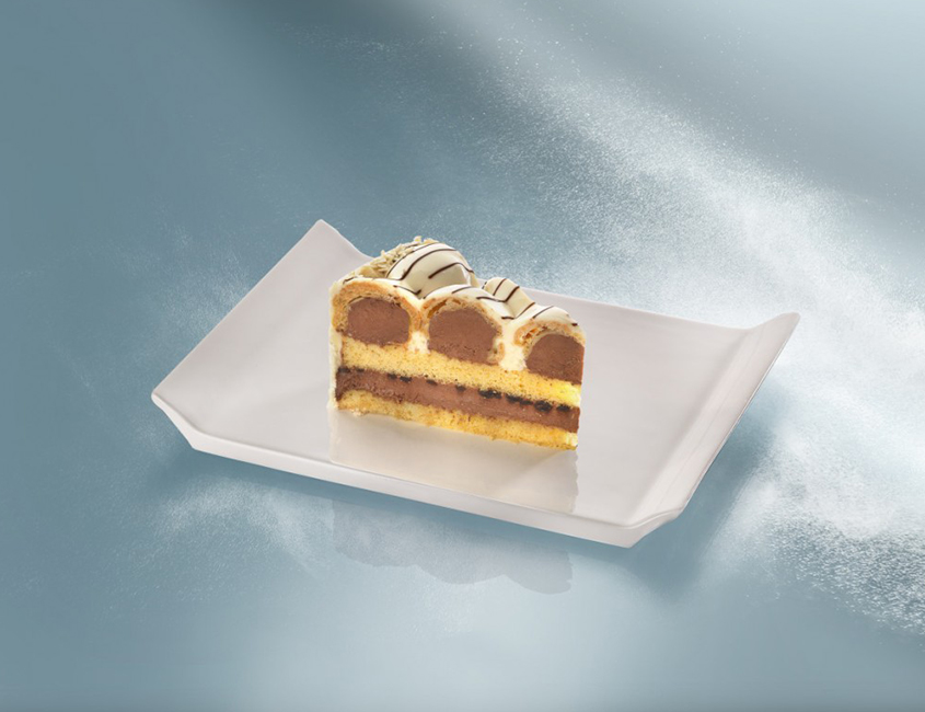 Profiterollü Beyaz Pasta